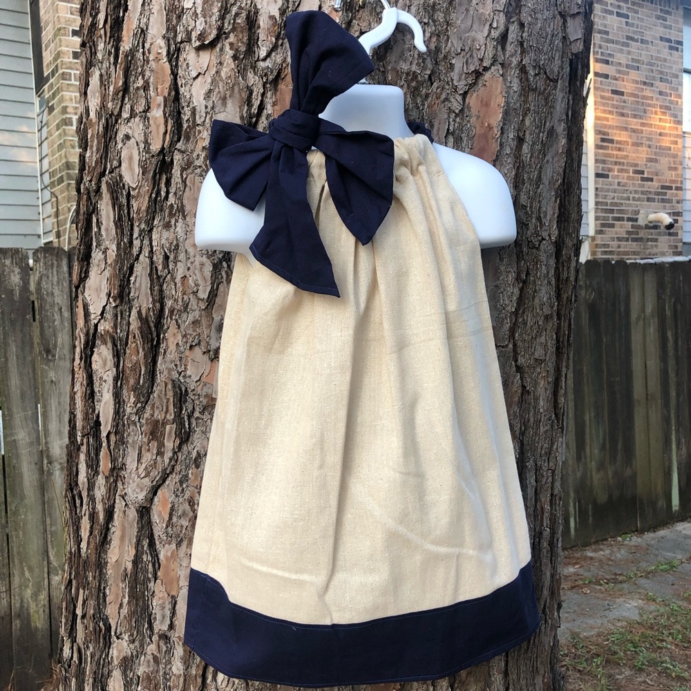 Handmade girl’s dress 👗